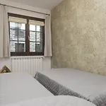 Casa Bringasort 아파트